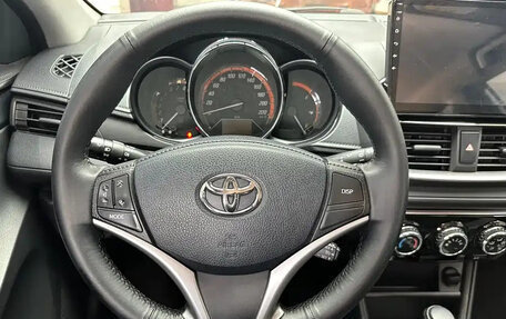 Toyota Yaris XP150 рестайлинг, 2022 год, 1 259 000 рублей, 12 фотография