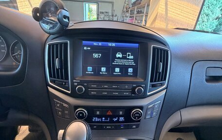 Hyundai Grand Starex Grand Starex I рестайлинг 2, 2020 год, 5 900 000 рублей, 10 фотография
