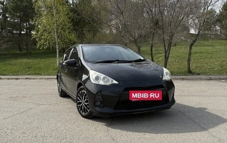 Toyota Aqua I, 2013 год, 630 000 рублей, 4 фотография