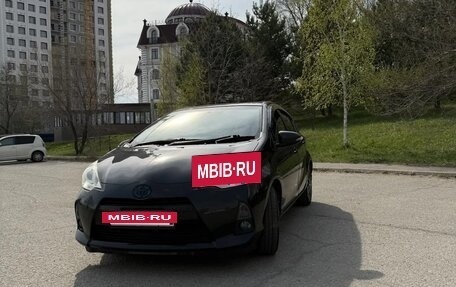 Toyota Aqua I, 2013 год, 630 000 рублей, 3 фотография