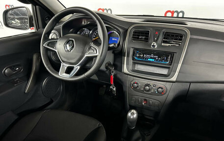 Renault Logan II, 2018 год, 829 000 рублей, 13 фотография