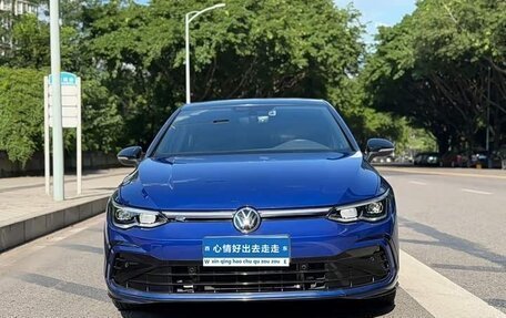 Volkswagen Golf VIII, 2022 год, 1 620 000 рублей, 2 фотография