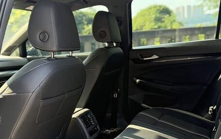 Volkswagen Golf VIII, 2022 год, 1 620 000 рублей, 7 фотография