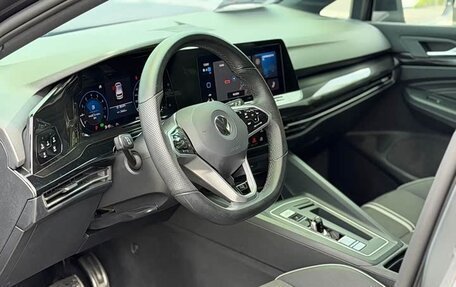 Volkswagen Golf VIII, 2022 год, 1 580 000 рублей, 7 фотография
