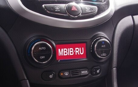 Hyundai Solaris II рестайлинг, 2011 год, 899 000 рублей, 16 фотография