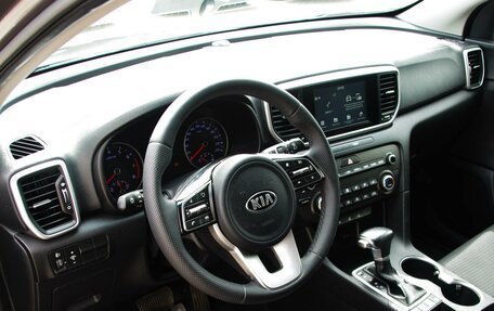 KIA Sportage IV рестайлинг, 2018 год, 2 099 000 рублей, 6 фотография