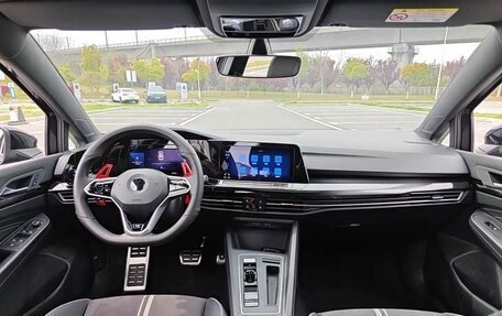 Volkswagen Golf VIII, 2022 год, 1 600 000 рублей, 8 фотография