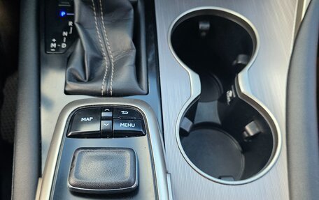 Lexus RX IV рестайлинг, 2017 год, 4 200 000 рублей, 12 фотография