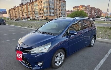 Toyota Verso I, 2013 год, 1 250 000 рублей, 2 фотография