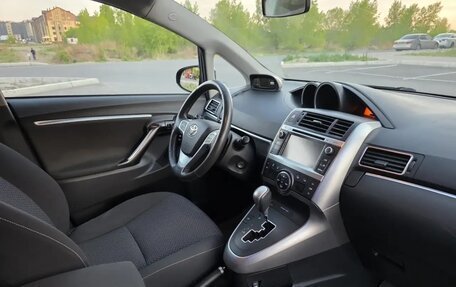 Toyota Verso I, 2013 год, 1 250 000 рублей, 11 фотография