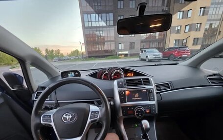 Toyota Verso I, 2013 год, 1 250 000 рублей, 10 фотография