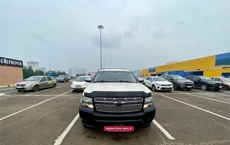 Chevrolet Tahoe III, 2012 год, 1 820 000 рублей, 2 фотография