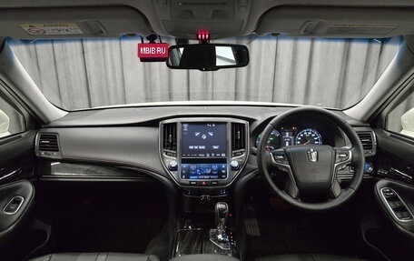 Toyota Crown, 2015 год, 2 649 000 рублей, 10 фотография