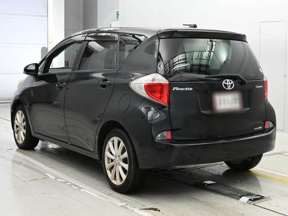 Toyota Ractis II, 2010 год, 910 000 рублей, 6 фотография
