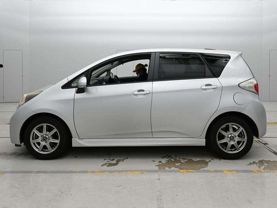 Toyota Ractis II, 2010 год, 1 018 000 рублей, 4 фотография