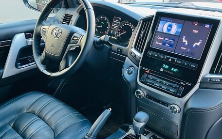Toyota Land Cruiser 200, 2020 год, 10 000 000 рублей, 15 фотография