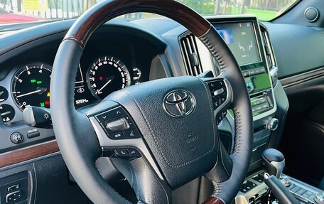 Toyota Land Cruiser 200, 2020 год, 10 000 000 рублей, 19 фотография