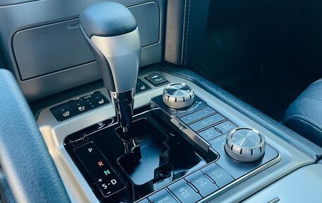 Toyota Land Cruiser 200, 2020 год, 10 000 000 рублей, 21 фотография