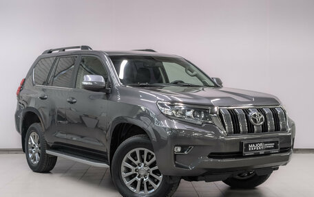 Toyota Land Cruiser Prado 150 рестайлинг 2, 2019 год, 5 400 000 рублей, 3 фотография