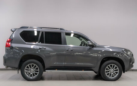 Toyota Land Cruiser Prado 150 рестайлинг 2, 2019 год, 5 400 000 рублей, 4 фотография