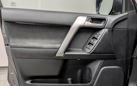 Toyota Land Cruiser Prado 150 рестайлинг 2, 2019 год, 5 400 000 рублей, 20 фотография