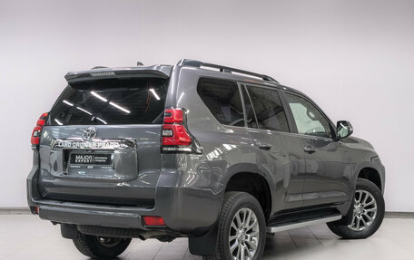 Toyota Land Cruiser Prado 150 рестайлинг 2, 2019 год, 5 400 000 рублей, 5 фотография