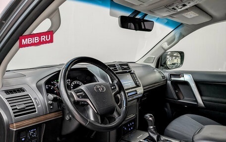 Toyota Land Cruiser Prado 150 рестайлинг 2, 2019 год, 5 400 000 рублей, 17 фотография