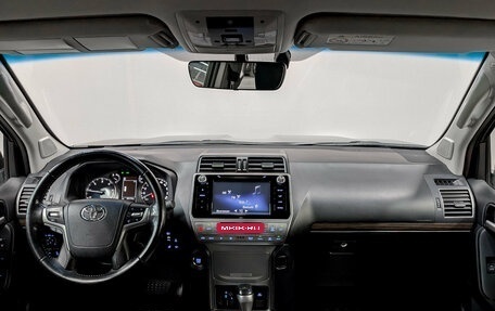 Toyota Land Cruiser Prado 150 рестайлинг 2, 2019 год, 5 400 000 рублей, 14 фотография
