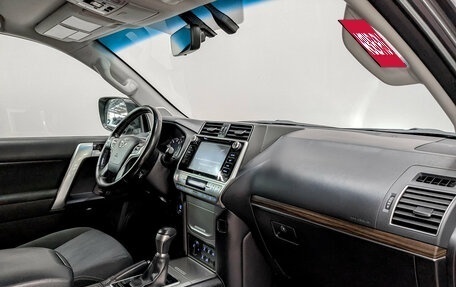 Toyota Land Cruiser Prado 150 рестайлинг 2, 2019 год, 5 400 000 рублей, 11 фотография