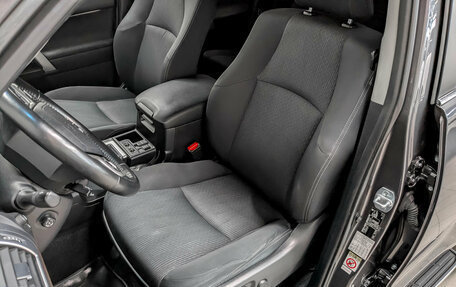 Toyota Land Cruiser Prado 150 рестайлинг 2, 2019 год, 5 400 000 рублей, 21 фотография