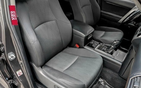 Toyota Land Cruiser Prado 150 рестайлинг 2, 2019 год, 5 400 000 рублей, 24 фотография