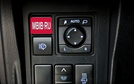 Toyota Land Cruiser Prado 150 рестайлинг 2, 2019 год, 5 400 000 рублей, 29 фотография