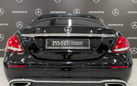 Mercedes-Benz E-Класс, 2018 год, 3 573 500 рублей, 6 фотография