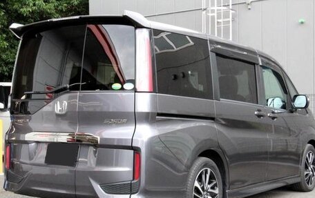 Honda Stepwgn IV, 2021 год, 1 990 000 рублей, 6 фотография
