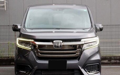 Honda Stepwgn IV, 2021 год, 1 990 000 рублей, 2 фотография