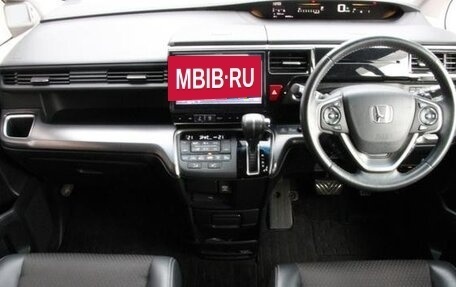 Honda Stepwgn IV, 2021 год, 1 990 000 рублей, 10 фотография