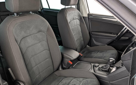 Volkswagen Tiguan II, 2017 год, 2 350 000 рублей, 24 фотография