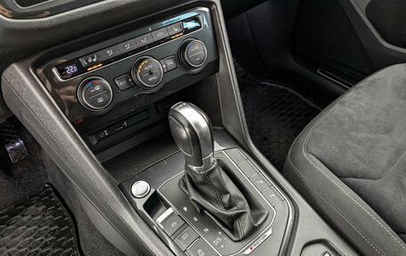 Volkswagen Tiguan II, 2017 год, 2 350 000 рублей, 21 фотография