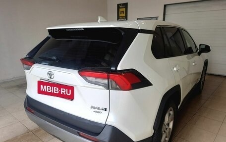 Toyota RAV4, 2021 год, 3 550 000 рублей, 4 фотография