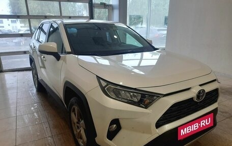 Toyota RAV4, 2021 год, 3 550 000 рублей, 3 фотография