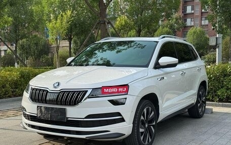 Skoda Karoq I, 2023 год, 1 800 100 рублей, 1 фотография