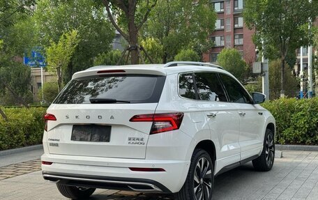 Skoda Karoq I, 2023 год, 1 800 100 рублей, 7 фотография