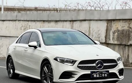 Mercedes-Benz A-Класс, 2022 год, 1 680 000 рублей, 3 фотография