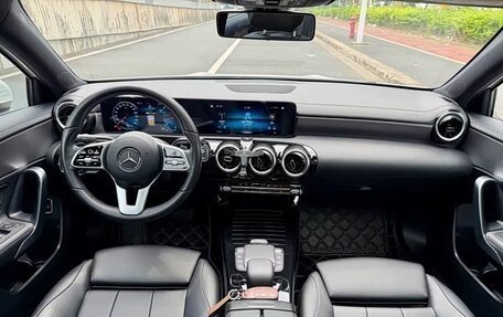 Mercedes-Benz A-Класс, 2022 год, 1 680 000 рублей, 13 фотография