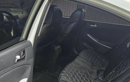 Hyundai Solaris II рестайлинг, 2013 год, 700 000 рублей, 6 фотография