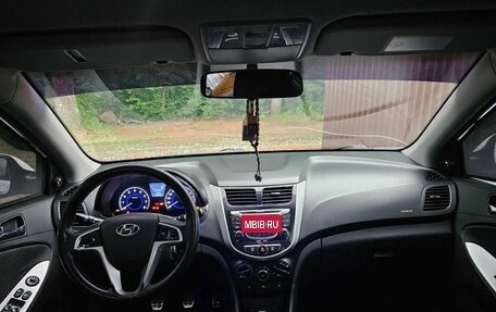 Hyundai Solaris II рестайлинг, 2013 год, 700 000 рублей, 4 фотография