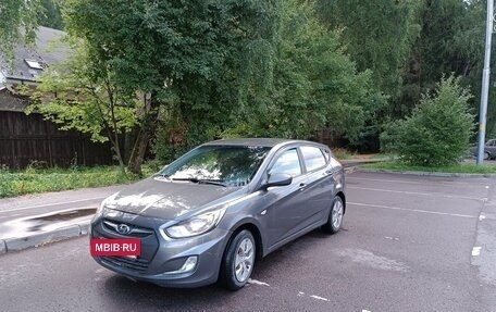 Hyundai Solaris II рестайлинг, 2012 год, 648 000 рублей, 2 фотография