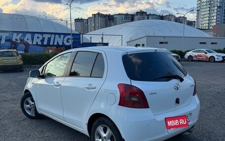 Toyota Yaris III рестайлинг, 2007 год, 470 000 рублей, 2 фотография