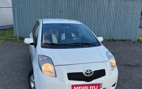 Toyota Yaris III рестайлинг, 2007 год, 470 000 рублей, 5 фотография