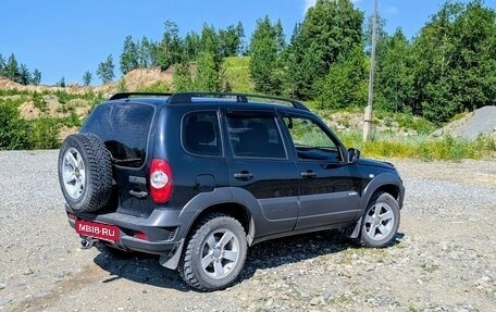 Chevrolet Niva I рестайлинг, 2016 год, 630 000 рублей, 3 фотография